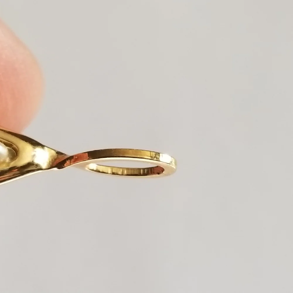 Relisted -Vintage teardrop pendant faux pearl gold tone metal - Picture 7 of 9